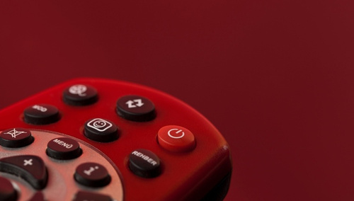 Kultowy serial kostiumowy powraca. Zwiastun przyciągnął miliony