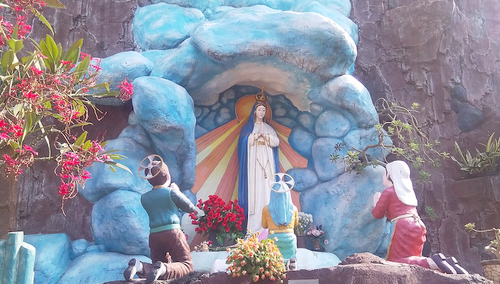 Figura Matki Bożej Fatimskiej