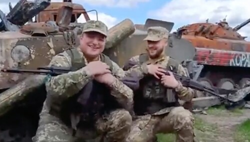 Prawy Sierpowy: Trwa brutalna wojna na Ukrainie, ale humor obrońcom Ukrainy dopisuje!