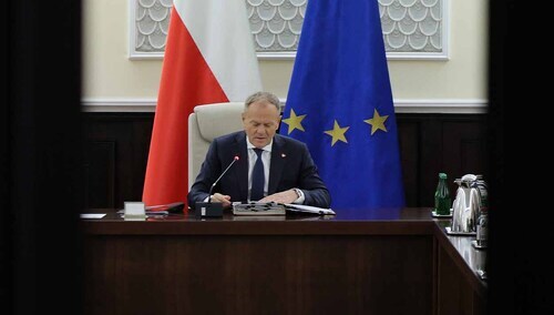 Premier Donald Tusk podczas posiedzenia rządu