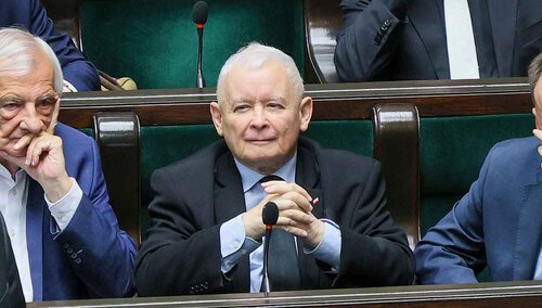 Szef PiS Jarosław Kaczyński ma powody do zadowolenia