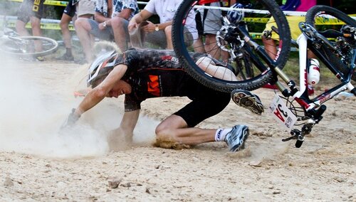 Prawy Sierpowy: Tour de Konstytucja, czyli jak dojechać do własnego kresu.