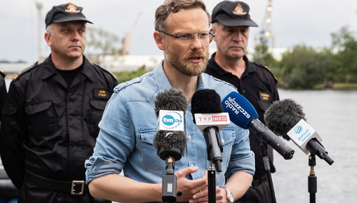 Wojewoda zachodniopomorski: Obserwujemy pogorszenie sytuacji na Odrze. Wydobyto ok. 16 ton śniętych ryb