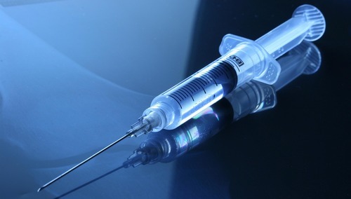 Były anestezjolog wstrzykiwał substancje chemiczne do worków infuzyjnych - zdjęcie ilustracyjne