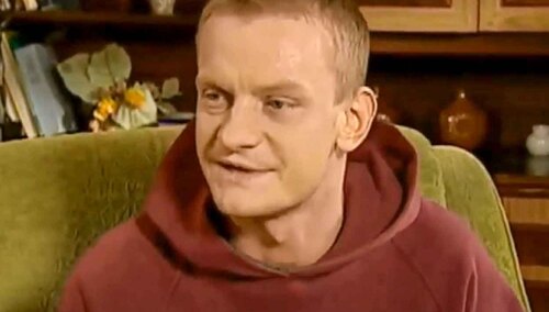 Bartosz Żukowski, czyli Waldek Kiepski z serialu "Świat według Kiepskich"
