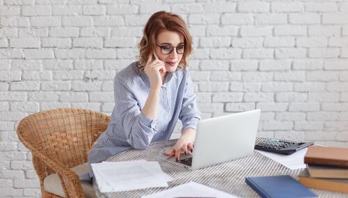 W 2022 roku z powrotem musisz składać deklaracje do ZUS-u co miesiąc!