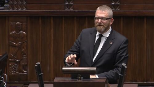 Kłopoty Grzegorza Brauna. "Korekta jego oświadczeń majątkowych stoi w zupełnej sprzeczności z przepisami"