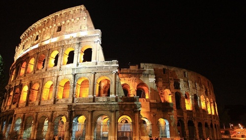 Turyści wyryli inicjały w Koloseum. Grozi im nawet 5 lat więzienia