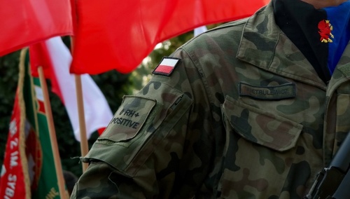 Żołnierze Wojska Polskiego zmuszani do szczepienia się przeciwko Covid-19? Bosak: "Dotarły do nas sygnały potwierdzające"