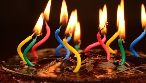 Prawy Sierpowy: Spleśniały tort na dwudzieste urodziny PO