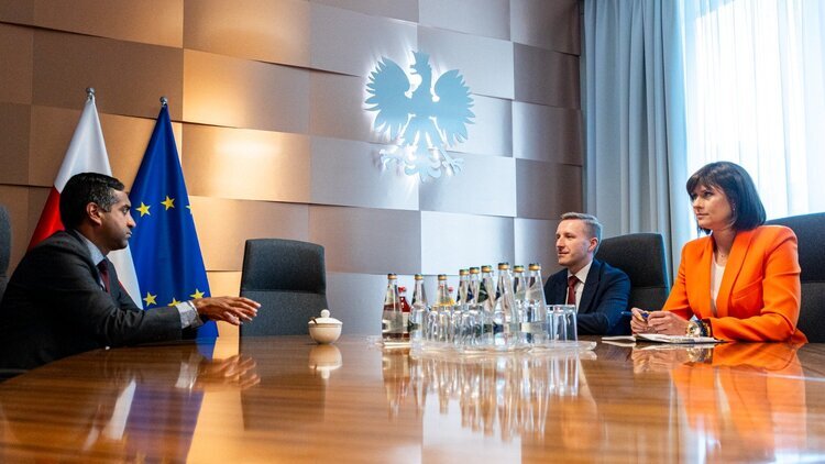 Spotkanie wiceminister Kamili Król z Tejpaulem Bhatią