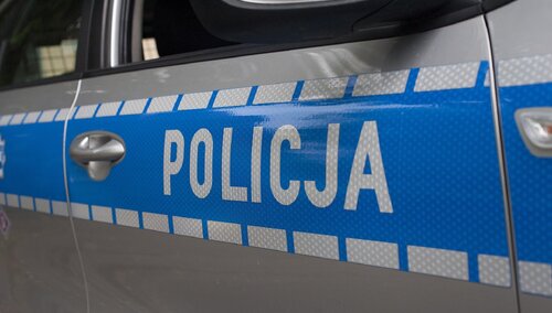 Chciał przejechać policjanta, padły strzały. Ponad 30 tys. zł mandatu dla pirata drogowego