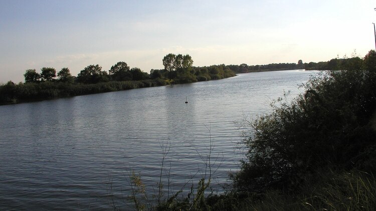 Odra - widok na Uraz k. Wrocławia