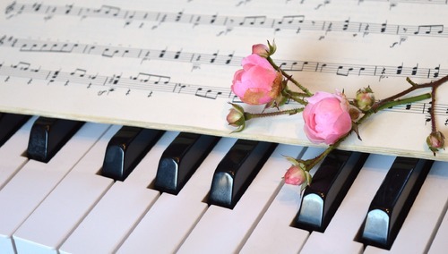 Bp Greger we wspomnienie św. Cecylii: Bywa, że muzyka jest wyznaniem wiary