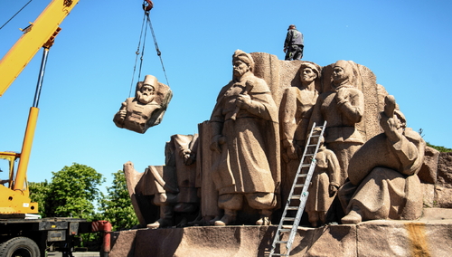 Demontaż pomnika kozackiej Rady Perejasławskiej
