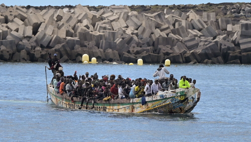 Migranci przybywający do Hiszpanii, zdjęcie poglądowe