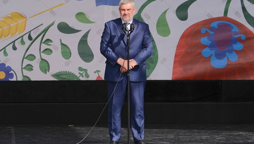 [video] Minister Ardanowski: Są ideologie, które mówią, że mleko jest efektem gwałtu, a miód kradniemy pszczołom