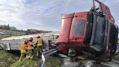 Wywrócona cysterna na A4 