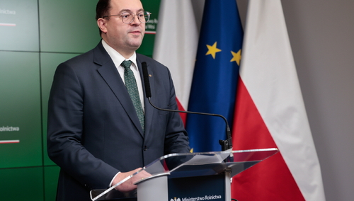 Minister rolnictwa i rozwoju wsi Stefan Krajewski podczas konferencji prasowej pt. „Mercosur - weto”, 16 bm. w siedzibie MRiRW w Warszawie