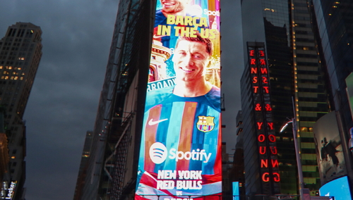 Pomylili Lewandowskiego. Potężna wpadka Barcelony [FOTO]