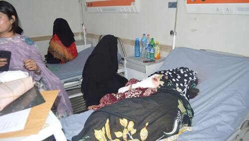 Ofiary leżące w szpitalu po ataku rakietowym na Pakistan ze strony Indii