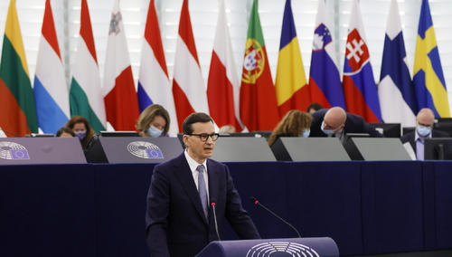 „Gazeta Wyborcza” twierdzi, że zna plan PiS po debacie w PE. „Ani kroku wstecz”