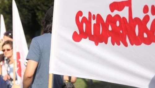 „Nie rozwiązuje wad ustawy, nie odpowiada rzeczywistości”. Dlaczego Solidarność negatywnie ocenia projekt ustawy o rozwiązywaniu sporów zbiorowych