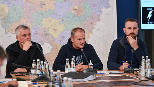 Sztab kryzysowy z premierem