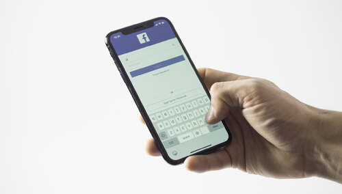 Coraz więcej państw reguluje działalność cyfrowych gigantów. Przykład daje Australia