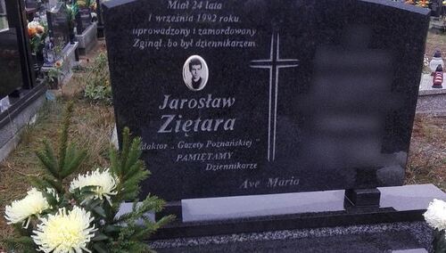 Grób Jarosława Ziętary