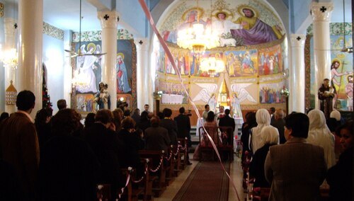 Wnętrze kościoła św. Rodziny w Gazie (przed wybuchem wojny)