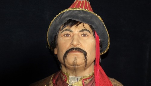 Prawy Sierpowy: Niestały żywot imperiów