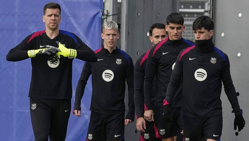 Wojciech Szczesny, Dani Olmo, Hector Fort and Pau Victor