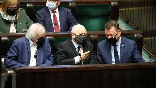 [NOWY SONDAŻ] Wzrost Zjednoczonej Prawicy, spadek Koalicji Obywatelskiej