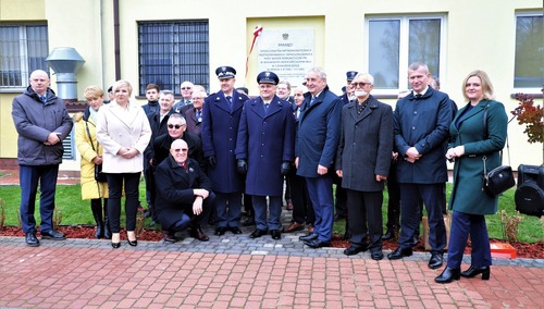 W Czerwonym Borze odsłonięto tablicę upamiętniającą przetrzymywanych w Wojskowym Obozie Specjalnym nr 6