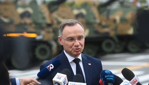 Prezydent RP Andrzej Duda po wizycie w fabryce Hanwha Aerospace w Changwon niedaleko Busan