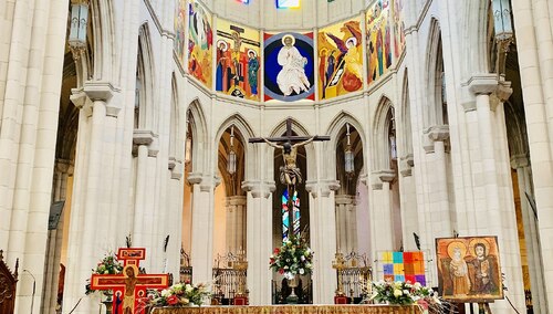 Prezbiterium Katedry Matki Bożej Almudena