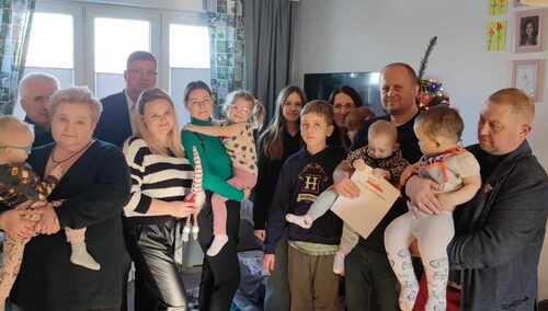 Przekazanie darów podopiecznym Rodzinnych Domów Dziecka