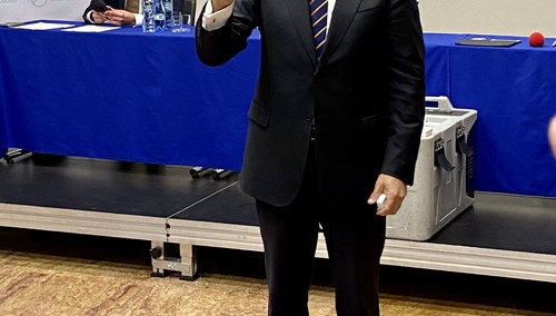 "Jako pierwsi na świecie mamy lek". Biomed Lublin zaprezentował lek na covid-19 z osocza ozdrowieńców