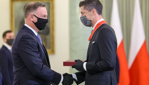 Obłęd. Znana feministka atakuje R. Lewandowskiego za... drogi zegarek. "To nie jest sprawiedliwe"