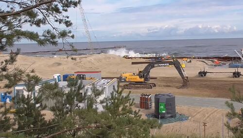 W miejscu przekopu Mierzei Wiślanej powstają falochrony i mosty