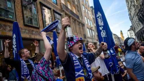 Kibice Szkocji przed dzisiejszym meczem