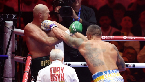 Oleksandr Usyk kontra Tyson Fury
