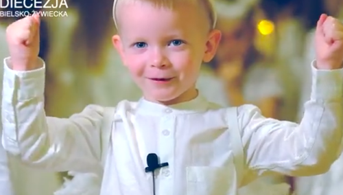 Ale super!!! Małe dzieci składają świąteczne życzenia [video]