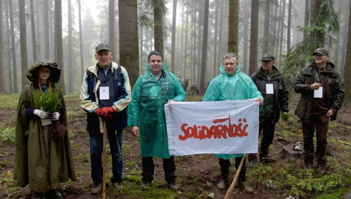 Wspólnie z Prezydentem sadzili nowe drzewa