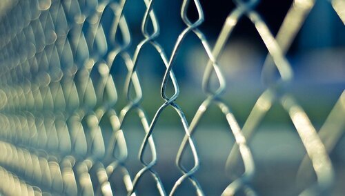 Prawy Sierpowy: Jak zrobić więzienie z całego kraju