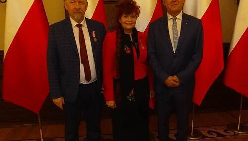 Teresa Kowalska-Suchecka z łowickiej Solidarności odznaczona przez prezydenta Andrzeja Dudę