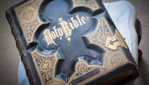 Biblia/zdjęcie poglądowe