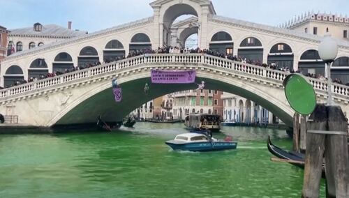 Protest aktywistów klimatycznych w Wenecji