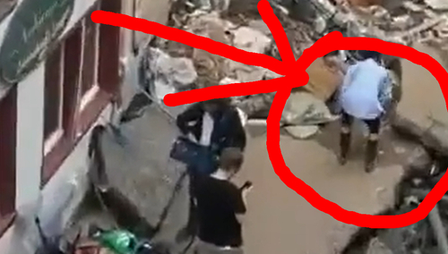 [VIDEO] Reporterka RTL miała celowo pobrudzić twarz błotem podczas relacji z powodzi. Została zawieszona